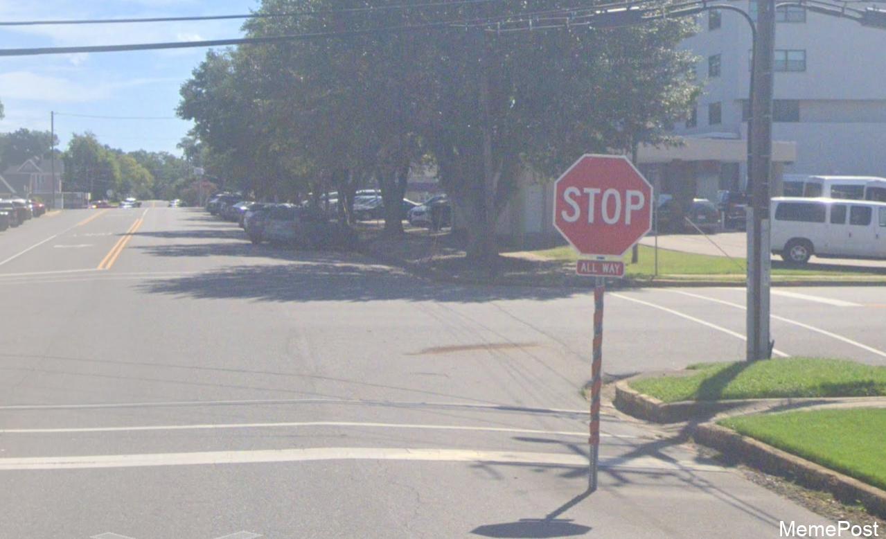 Stop Sign in the Street: Essential Road Safety Reminder for Drivers and Pedestrians 🚦