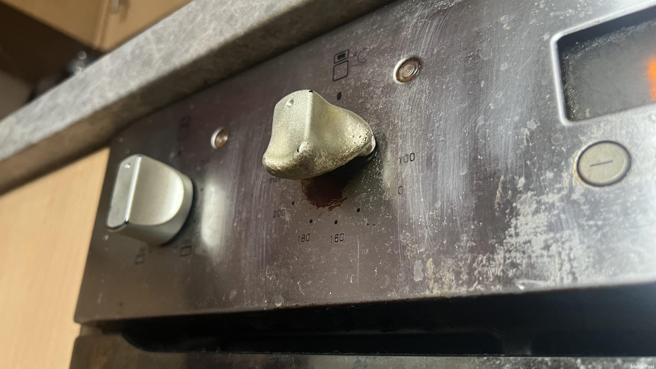 Oven Knobs Made of Soft Plastic Above a Grill: Why We’ve Replaced Them Three Times for Safety!